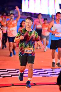 BIB: 25318, 23470
                            <button type="button" onclick="openModal(22988049)" class="btn btn-primary btn-sm float-right btn-popup" data-toggle="modal" data-target=".modal-high-quality">
                        <i class="fas fa-shopping-cart"></i> Add to Cart
                    </button>
                                            <button type="button" onclick="isThisMe(22988049, true)" class="btn btn-success btn-sm float-right btn-popup btn-isme hidden" data-toggle="tooltip" data-placement="bottom" title="นี่คือรูปของคุณใช่ไหม คลิกที่นี่เพื่อเอาเข้าอัลบั้ม">
                        <i class="fas fa-plus"></i> Add to album
                    </button>
                    <button type="button" onclick="isThisMe(22988049, false)" class="btn btn-warning btn-sm float-right btn-popup btn-isnotme hidden">
                        <i class="fas fa-ban"></i> Remove from album
                    </button>